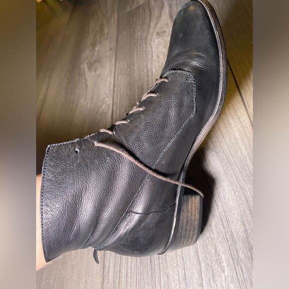 VGUC Coclico Leather Ankle Lace Up Low Heeled Boots - Picture 2 of 12